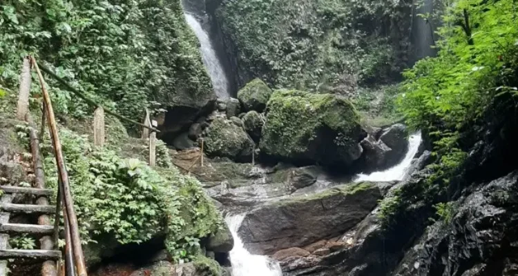 Daya Tarik Curug Walet