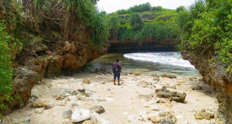 Pantai Dadap Ayam, Tempat Wisata yang Eksotis