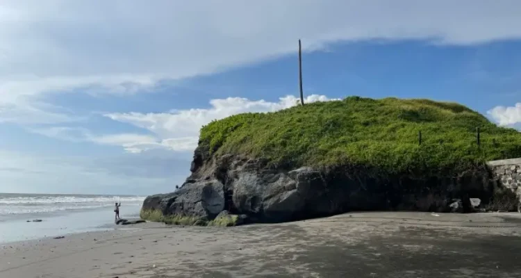 Daya Tarik Pantai Batu Tampih