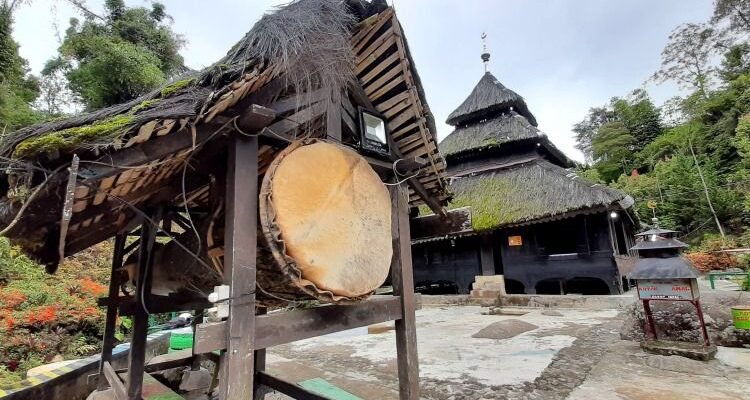 Masjid Tuo Kayu Jao, Masjid Bersejarah dengan Desain Arsitektur Unik di Solok