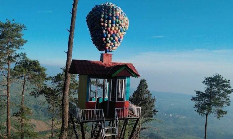 Puncak Sawiyah, Menikmati Panorama Alam Eksotis dari Ketinggian di Majalengka