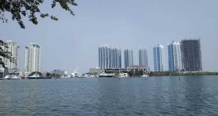 Daya Tarik Pantai Mutiara PIK