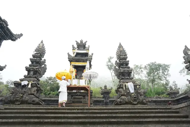 Pura Pasar Agung, Destinasi Wisata Religi yang Megah di Karangasem Bali