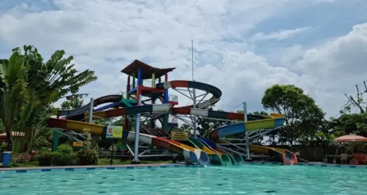 Grand Puri Water Park, Wisata Air Favorit dengan Beragam Wahana Seru di Bantul